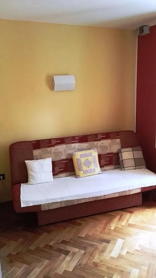 Studio Apartments Holy Trinity ノヴィ・ヴィノドロスキー